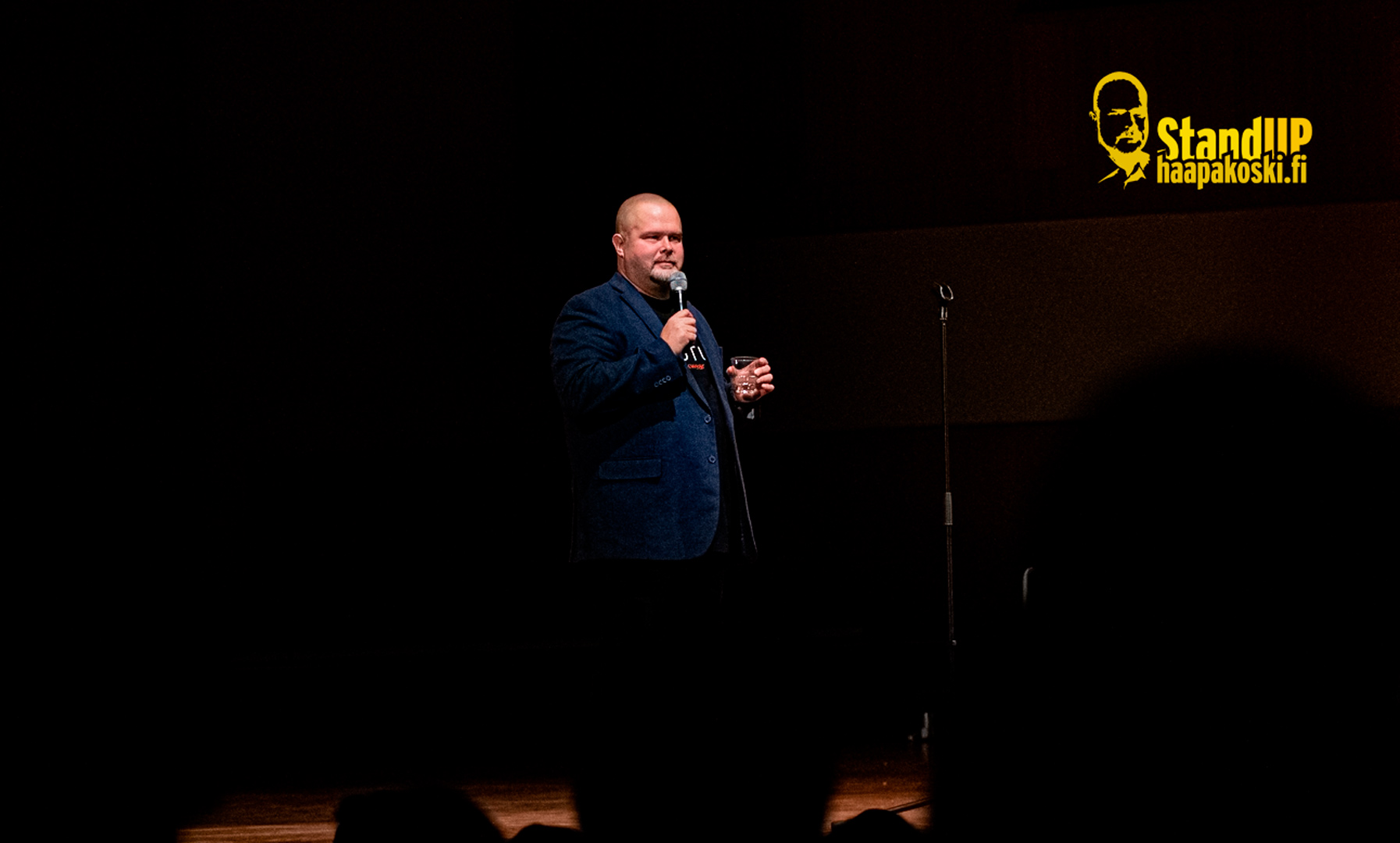 Standup koomikko Pasi Haapakoski